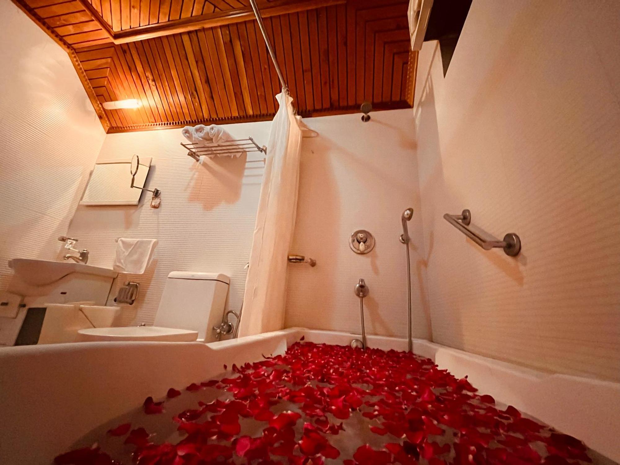 Hotel Hill View, Mussoorie - Near Jw Marriott Mussoorie, M 77377-32479 Zewnętrze zdjęcie