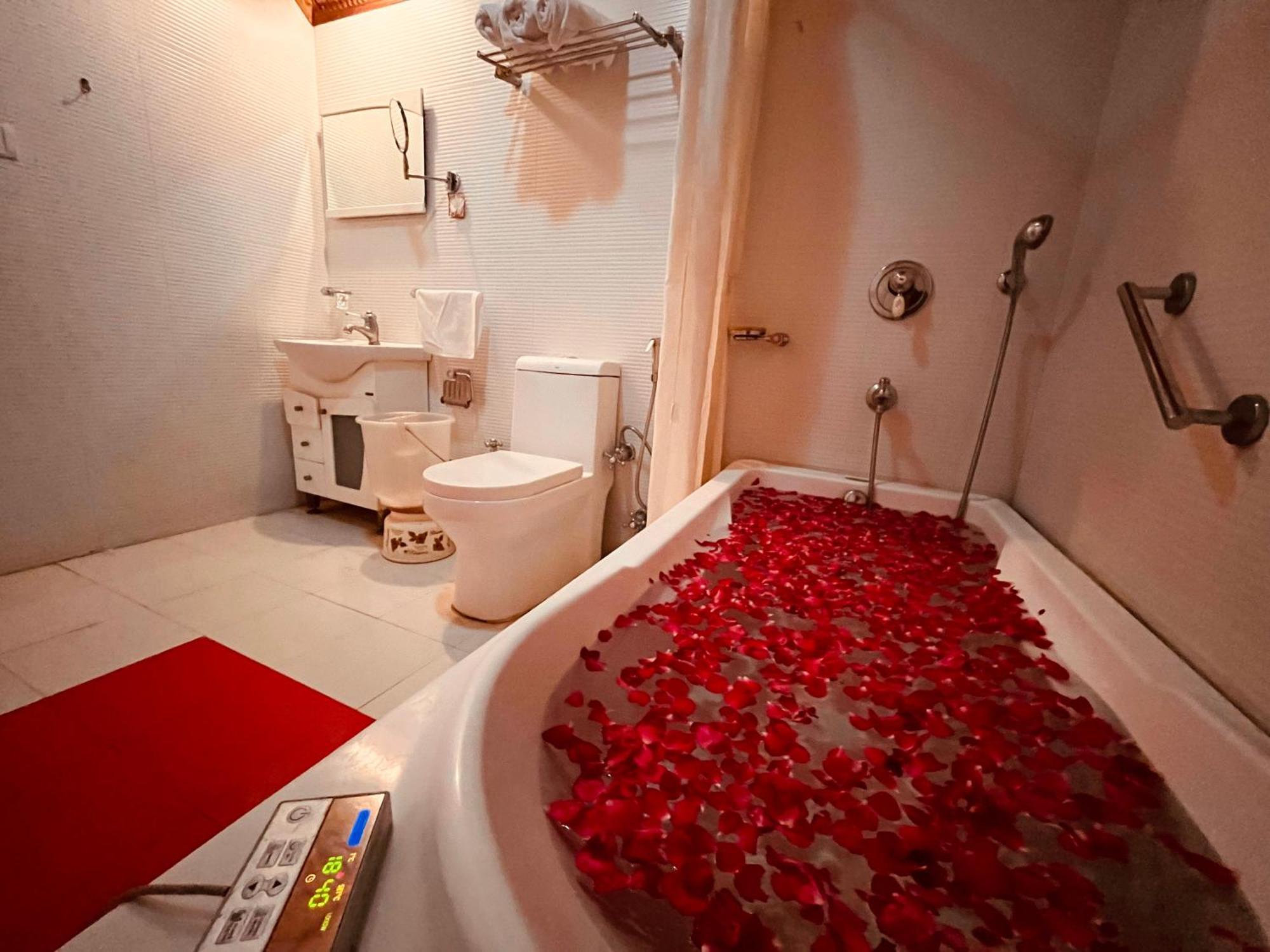 Hotel Hill View, Mussoorie - Near Jw Marriott Mussoorie, M 77377-32479 Zewnętrze zdjęcie