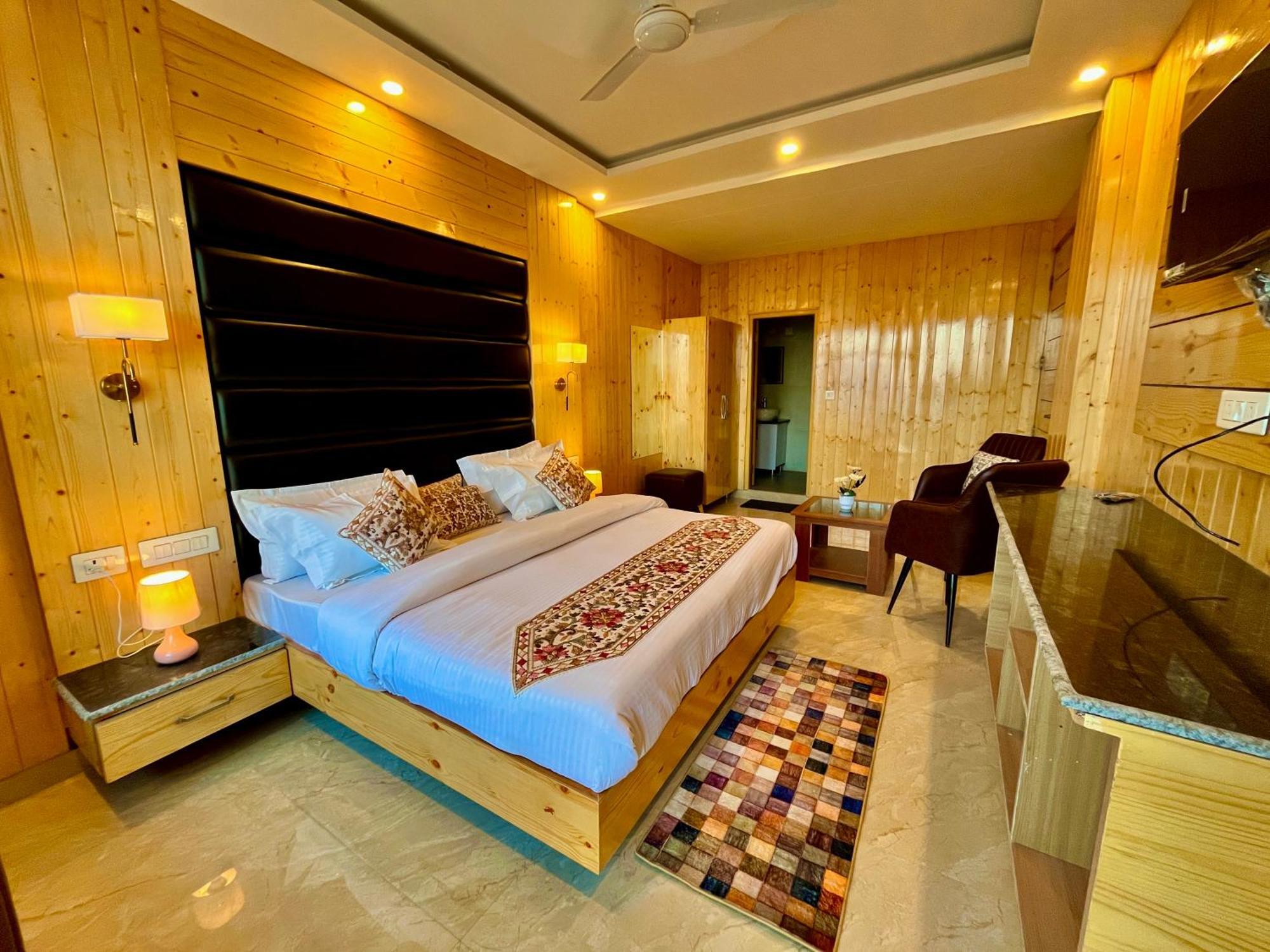 Hotel Hill View, Mussoorie - Near Jw Marriott Mussoorie, M 77377-32479 Zewnętrze zdjęcie
